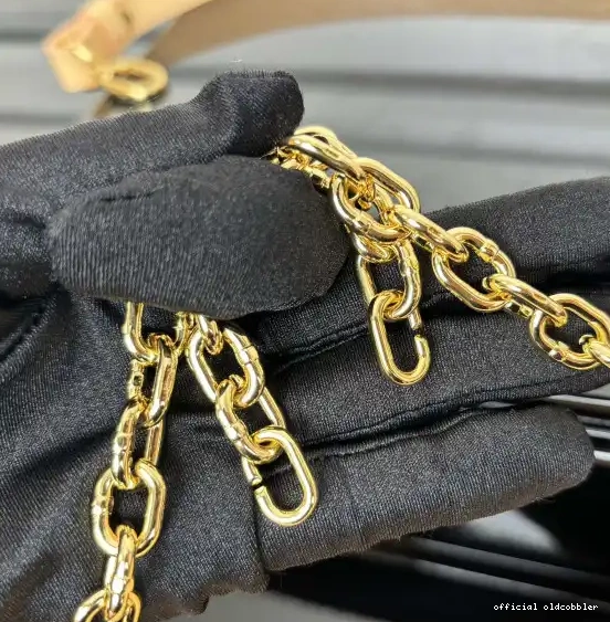Official oldcobbler cm VUITTON LOUIS TWIST-23.5*12*7 0704